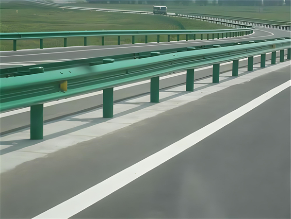 万宁波形梁护栏在高速公路的应用